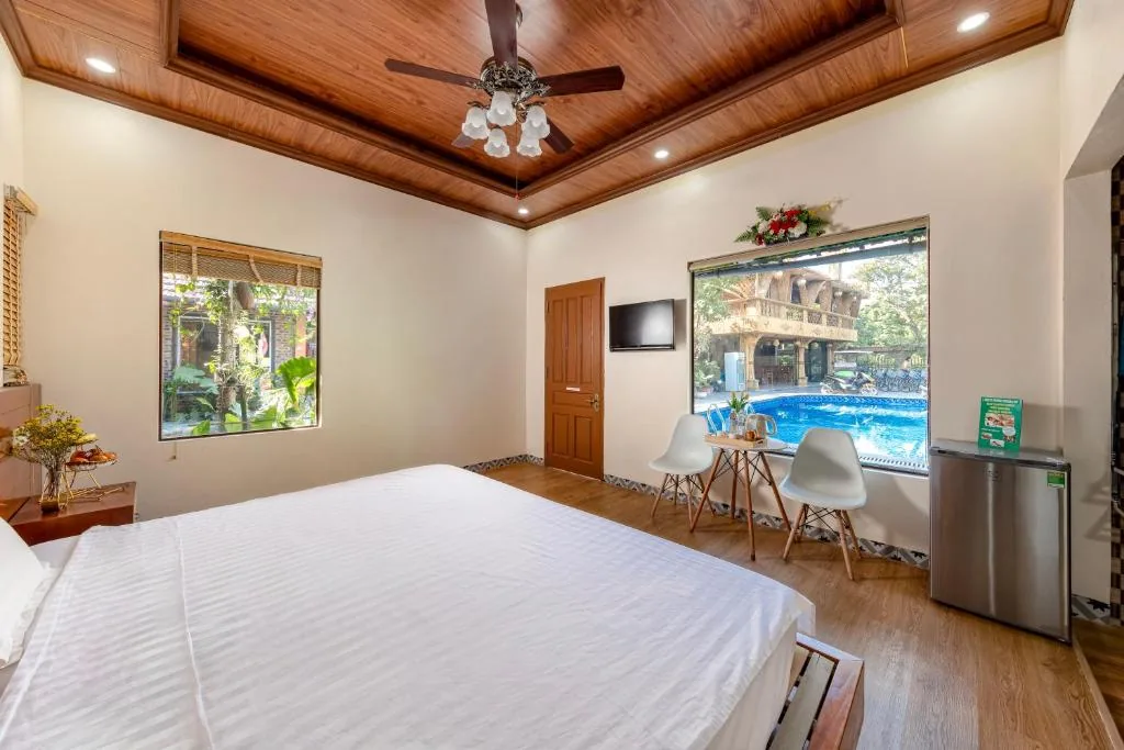 Double Room with Pool View — Tam Coc Friends Bungalow